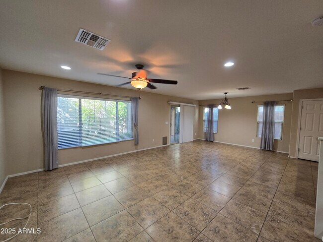 Building Photo - 256 N Scott Dr