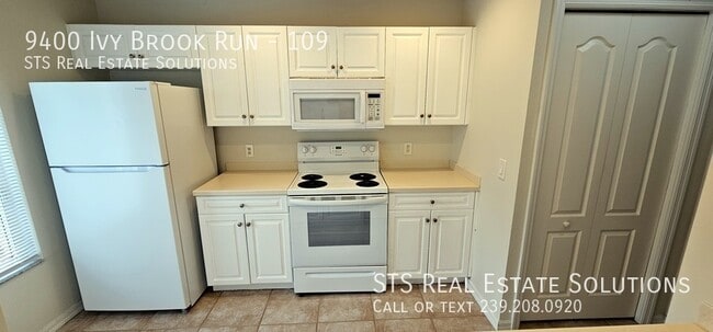 Building Photo - 9400 Ivy Brook Run