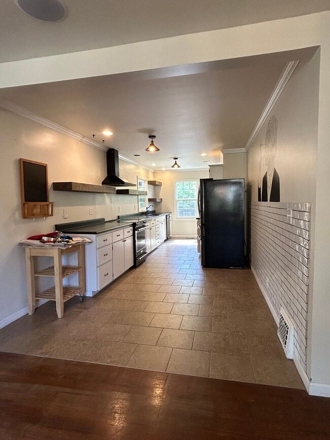 Building Photo - NEW LISTING In Desirable N. Richland Neigh...