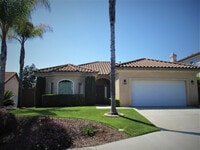Building Photo - Stunning 3 Bedroom/ 2 Bath North Escondido Home!