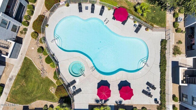 Building Photo - 5611 S 32nd St