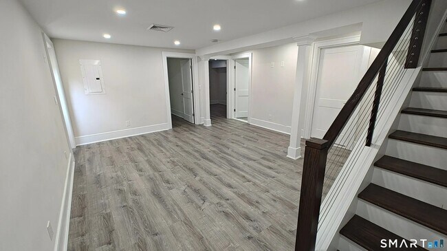 Building Photo - 42 Poe Ct