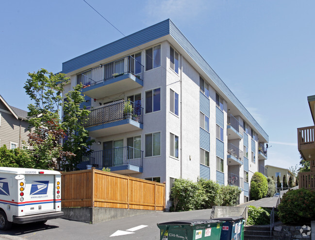 Primary Photo - Phinney Heights Apartments