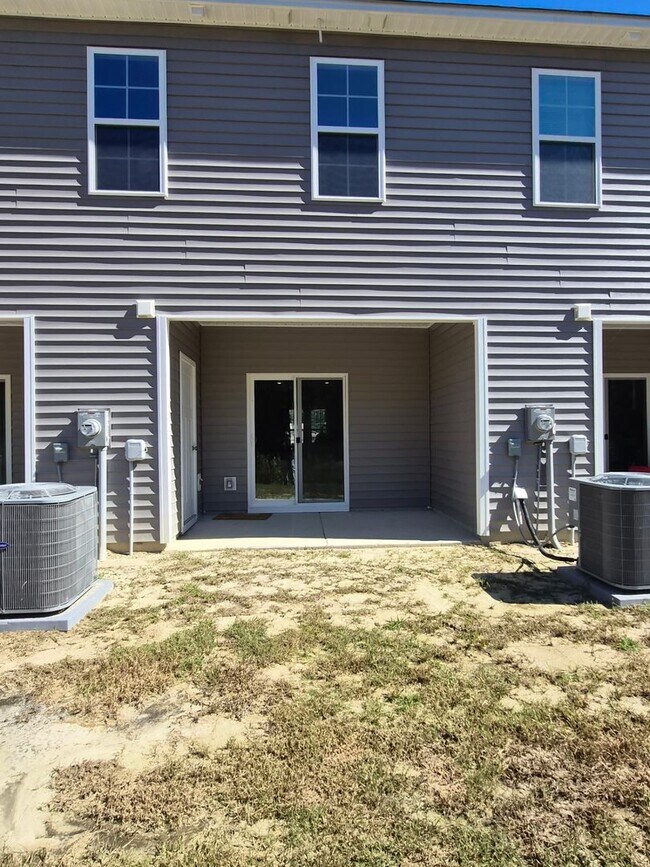 Building Photo - 187 Loren Rd