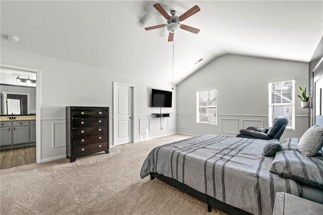 Building Photo - 7492 Knoll Hollow Rd