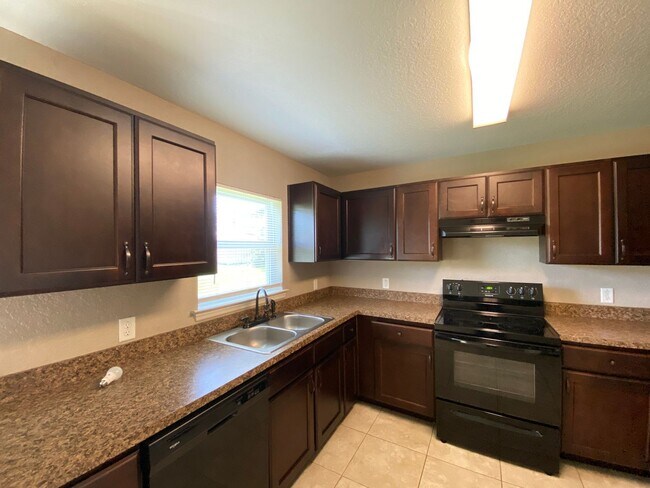Building Photo - 16618 SW 31st Cir