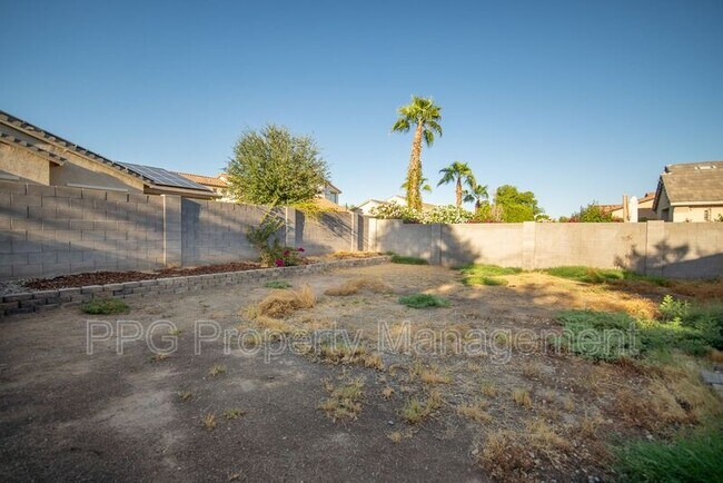 Building Photo - 15166 W Aster Dr