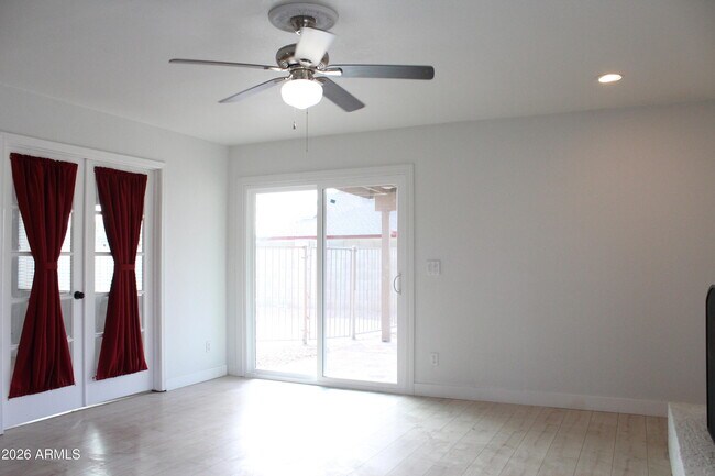 Building Photo - 7301 W Canterbury Dr