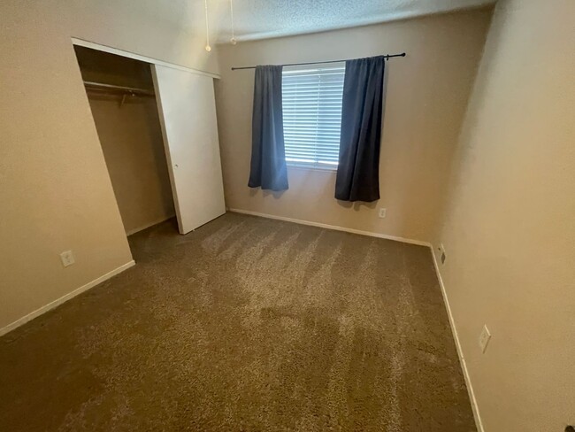 Building Photo - Northgate Village -  3 bedroom, 2.5 bath T...