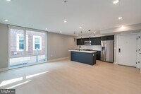 Building Photo - 6604 Ridge Ave