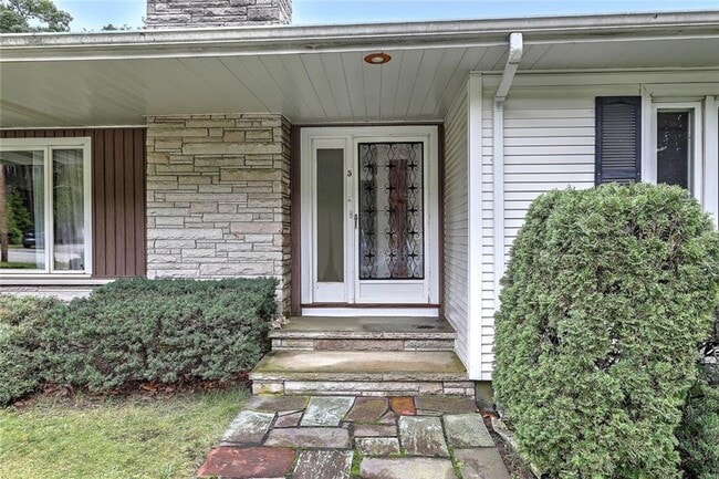 Building Photo - 5 Appian Way