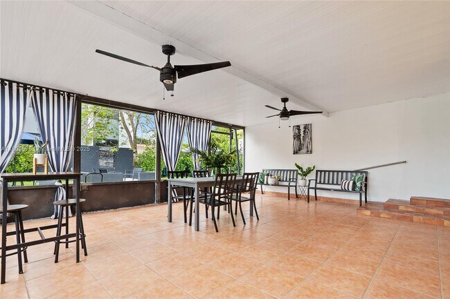 Building Photo - 2788 SW 33rd Ct