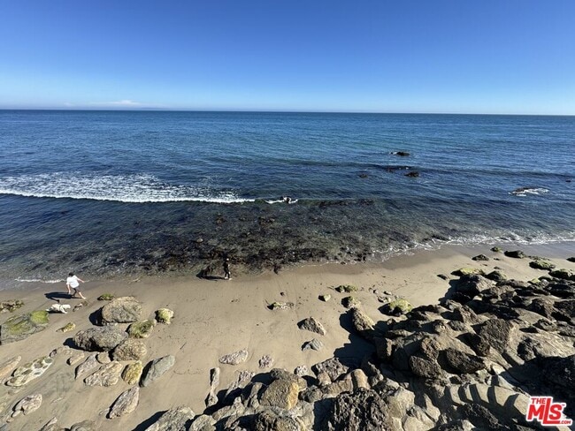 Building Photo - 24112 Malibu Rd