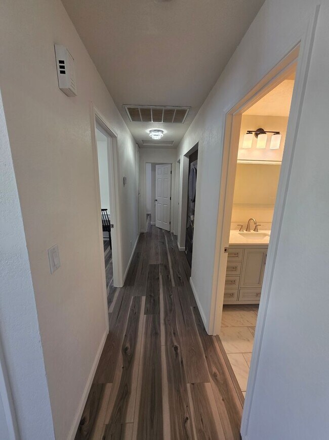 Building Photo - 3 BED 2 BATH HOME IN ANDERSON, ca