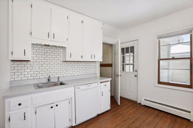 Building Photo - 1119 Matilda St