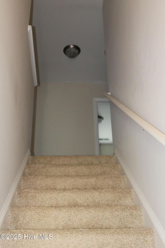 Building Photo - 306 Saratoga Ln