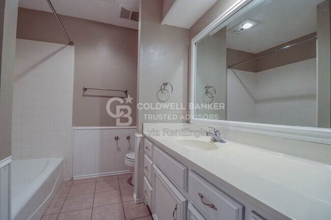 Building Photo - 6032 72nd St