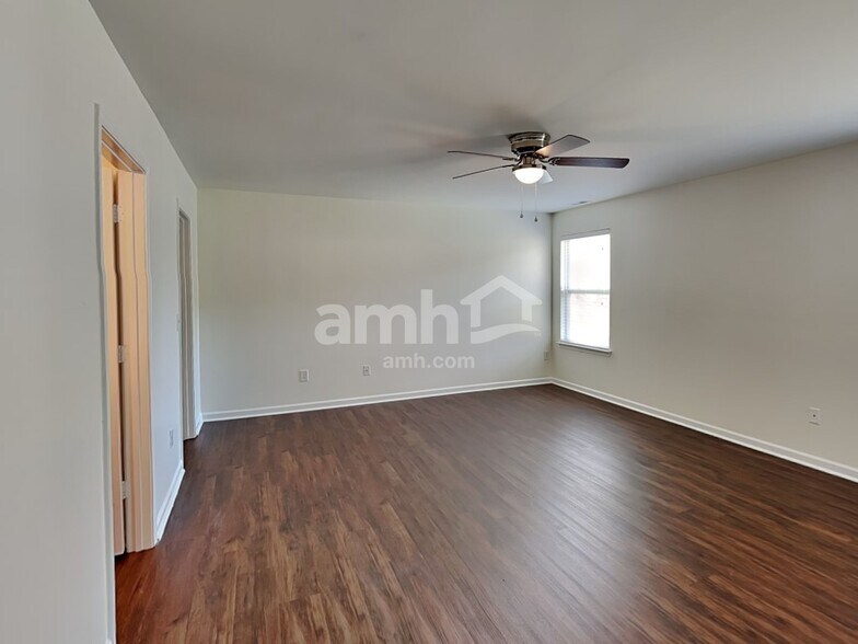 Building Photo - 104 Thorsen Dr