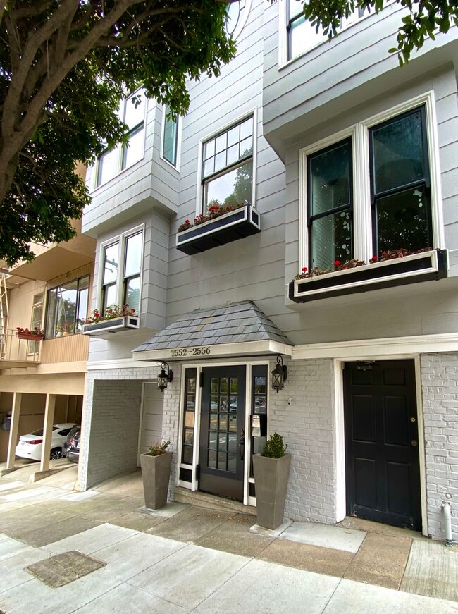 Building Photo - Furnished, Short Term Cow Hollow Rental