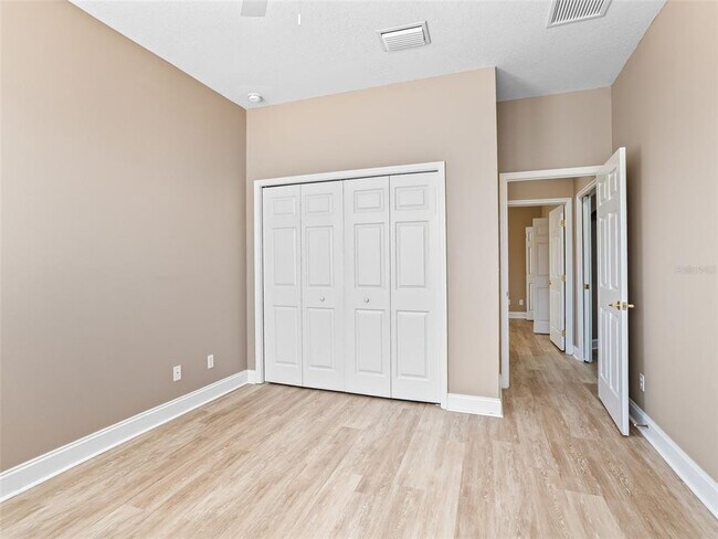 Building Photo - 3836 SW 33rd Terrace