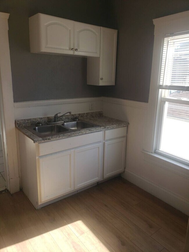 Building Photo - 3483 W 63rd St