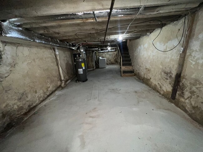 Building Photo - Beautiful 3 Bedroom Home