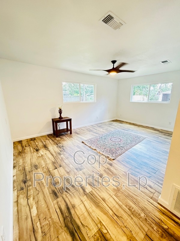 Building Photo - 129 Beechwood Ave