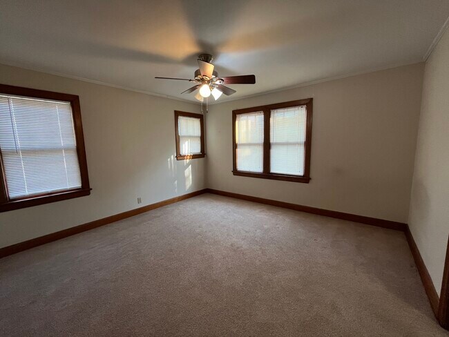 Building Photo - 509 W Crawford St