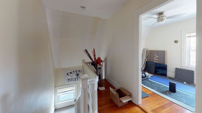 Building Photo - 5 bed 2 bath unit in Brookline.... Rare 3 parking included... Rare pricing.. Don't miss out!