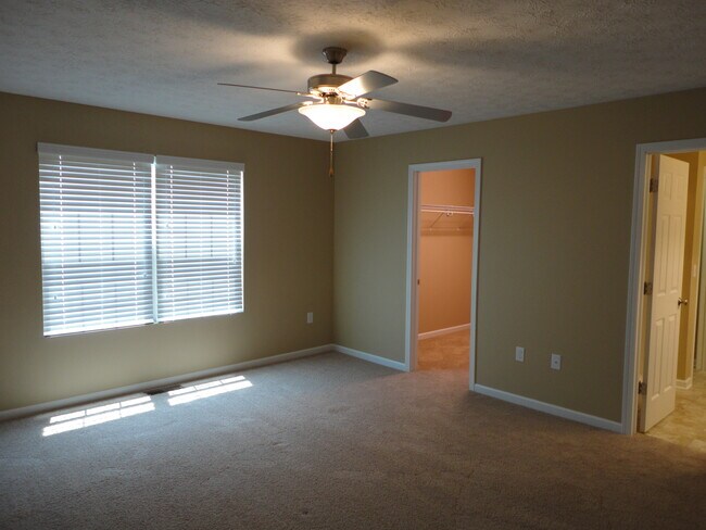 Building Photo - 4423 Pimlico Pl