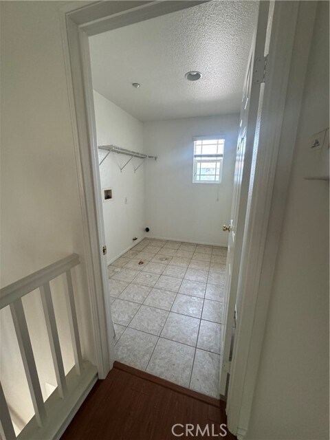 Building Photo - 6945 Regal Park Dr