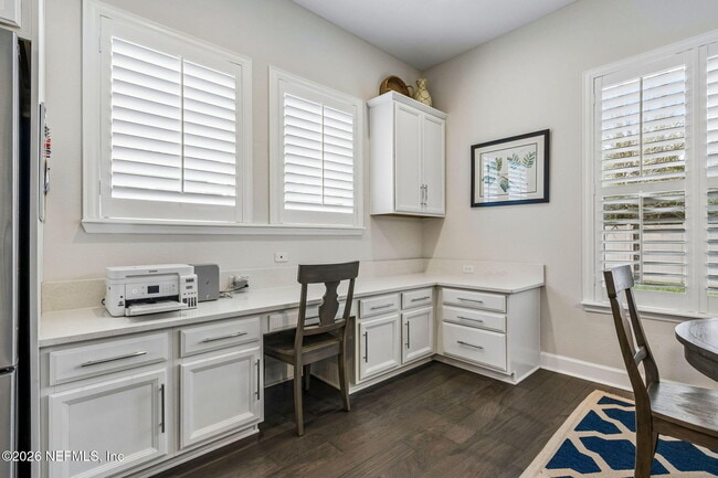 Building Photo - 209 Manor Ln