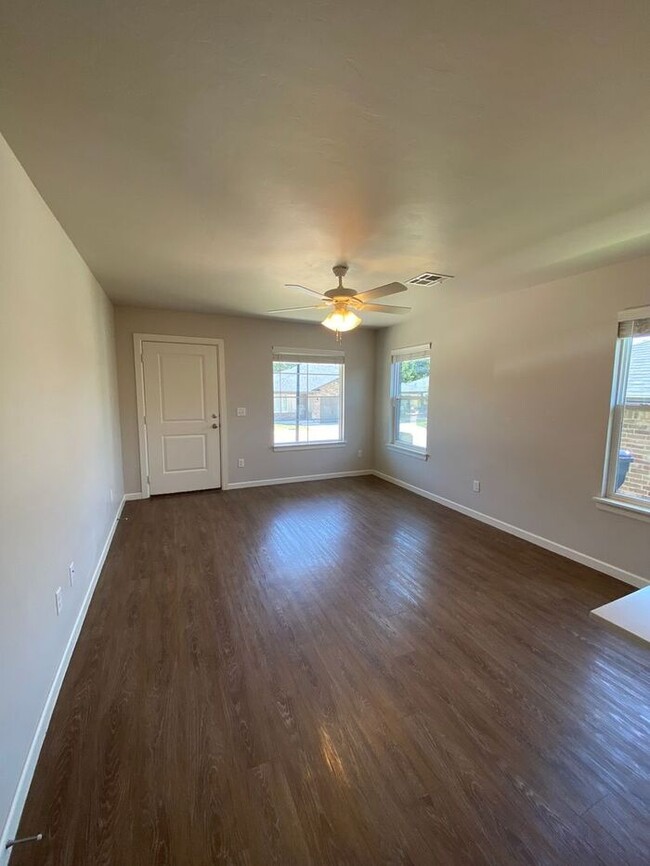Building Photo - 2 Bed 2 Bath 1 Car Garage Duplex in Summit...