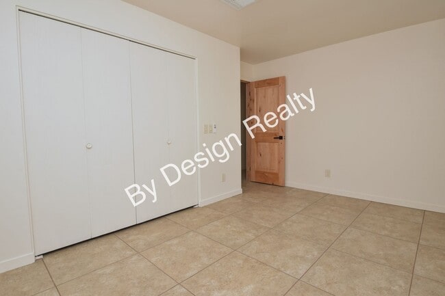 Building Photo - Modern Foothills Retreat with Stunning Mountain Views