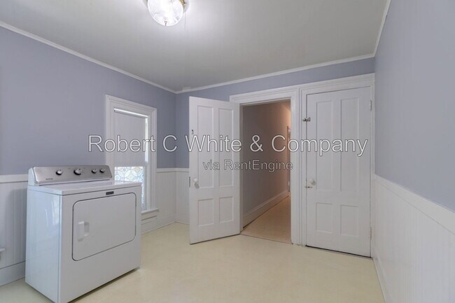 Building Photo - 23 Parsonage Rd