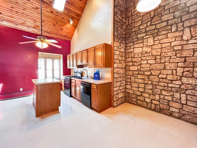 Building Photo - HISTORIC TWO-STORY HOME WITH CHARMING FEATURES AND CONVENIENT LOCATION IN WHEAT RIDGE