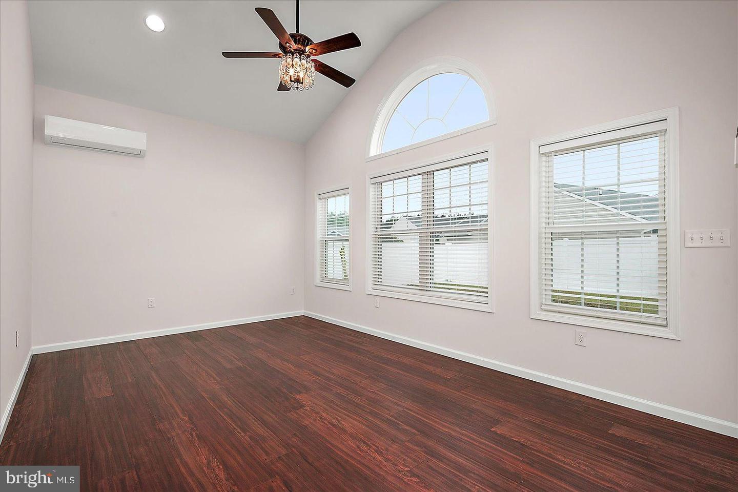 Building Photo - 38369 Elizabeth Ln