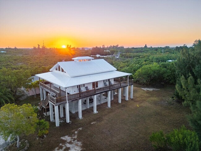 Building Photo - 18954 Acosta Rd