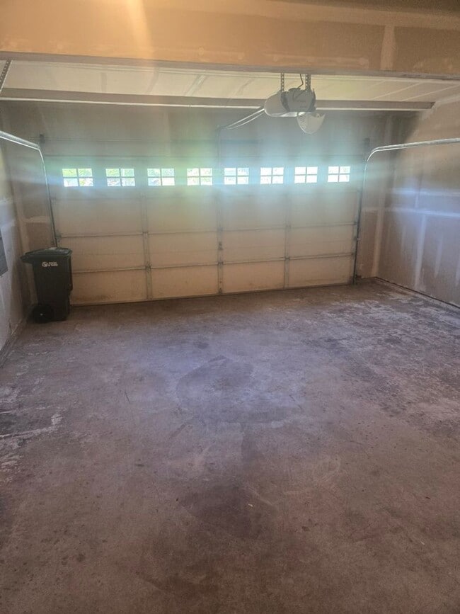 Building Photo - 3bd/2.5ba Maple Valley Home