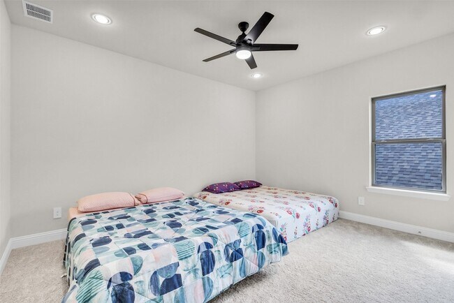 Building Photo - 3511 Solaro Ln