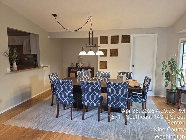 Building Photo - Renton - 4 bedroom 2.5 bath rental home - Custom home with large rooms - Available July 5th 2026