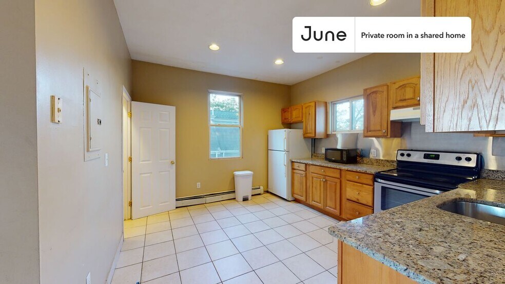 Building Photo - Room in Shared 4 bed/1.5 bath home