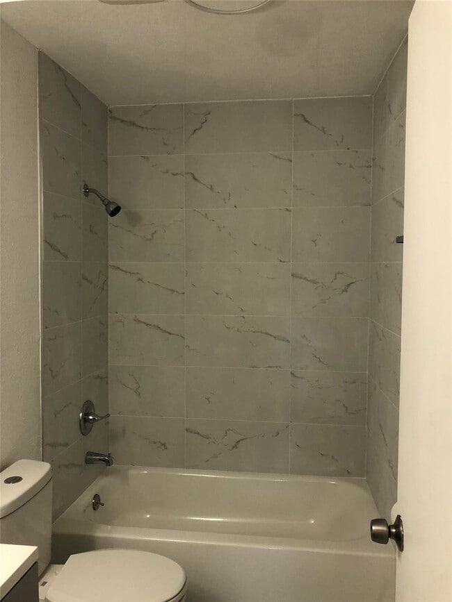 Building Photo - 3959 NW 87th Ave