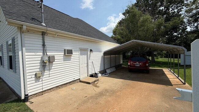 Building Photo - 502 Bloomfield Ct