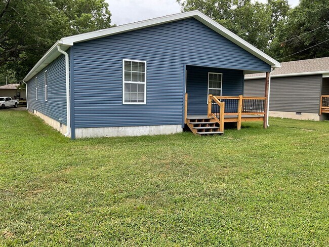 Building Photo - PRE LEASING- AVAILABLE JUNE 10TH - 3 Bedroom/2 Bathroom House In Frontenac