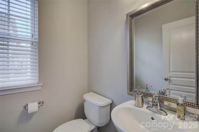 Building Photo - 629 6th Baxter Crossing