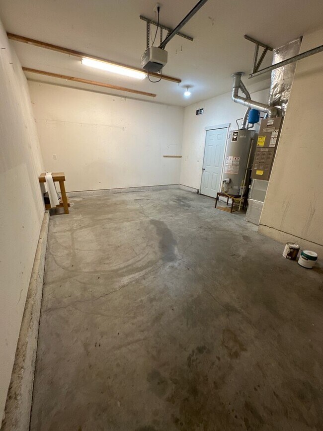 Building Photo - cle11