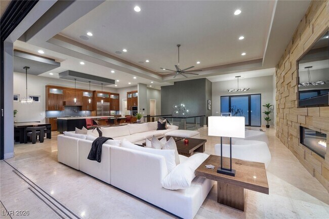 Building Photo - 675 Scenic Rim Dr