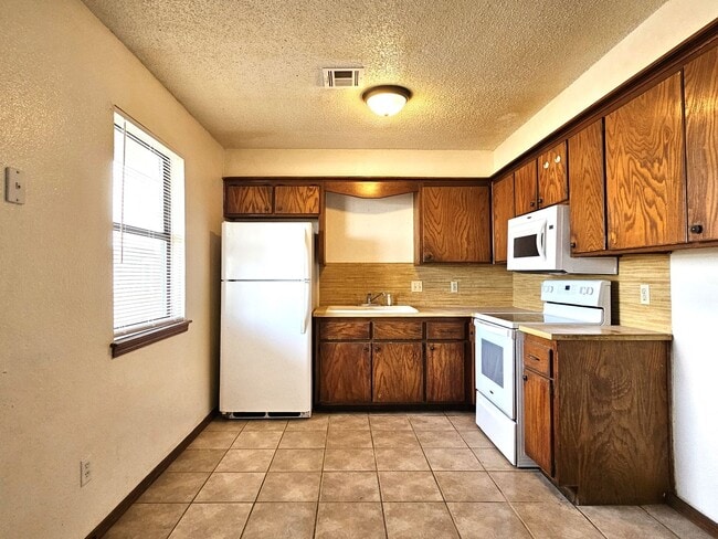 Building Photo - 1801 Sandrock Rd