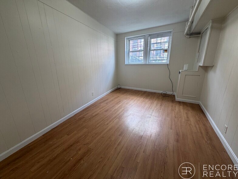 Building Photo - 123 Sutherland Rd